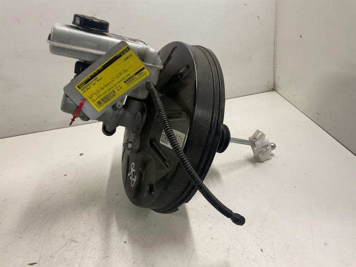 Gebruikte Rembekrachtiger Volkswagen Golf VII (AUA) 1.4 TSI 16V Prijs € 89,99 Margeregeling aangeboden door Autodemontage van der Iest