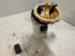 Gebruikte Tank element Pomp Volkswagen Golf VII (AUA) 1.6 TDI BlueMotion 16V Prijs € 44,99 Margeregeling aangeboden door Autodemontage van der Iest
