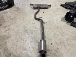 Gebruikte Uitlaat Midden + Einddemper Mercedes GLA (156.9) 1.6 180 16V Prijs € 139,99 Margeregeling aangeboden door Autodemontage van der Iest