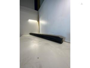 Gebruikte Sideskirt links Mercedes GLA (156.9) 1.6 180 16V Prijs € 199,99 Margeregeling aangeboden door Autodemontage van der Iest