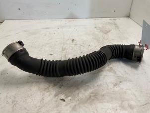 Gebruikte Intercooler Slang Mercedes GLA (156.9) 1.6 180 16V Prijs € 19,99 Margeregeling aangeboden door Autodemontage van der Iest