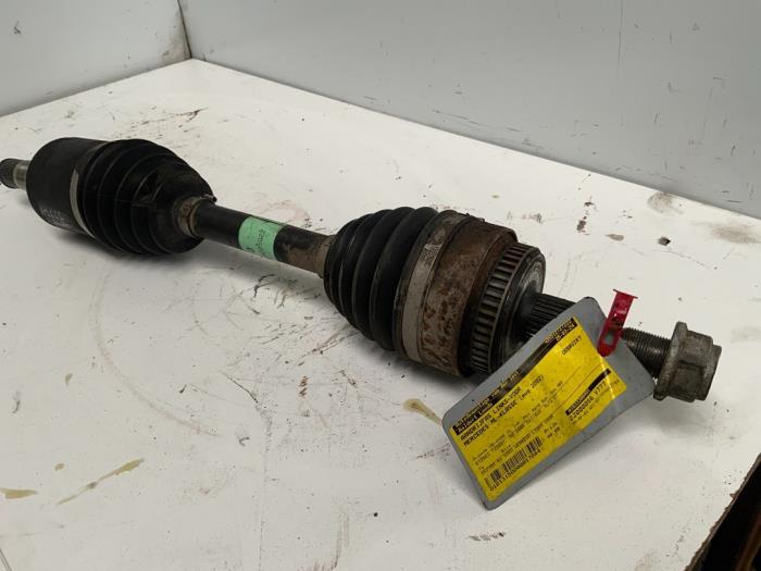 Gebruikte Steekas links-voor Mercedes ML I (163) 270 2.7 CDI 20V Prijs € 40,00 Margeregeling aangeboden door Autodemontage van der Iest
