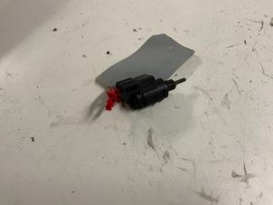 Gebruikte Remlicht Schakelaar Audi A3 (8P1) 2.0 16V FSI Prijs € 7,50 Margeregeling aangeboden door Autodemontage van der Iest
