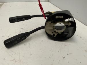 Gebruikte Licht + Raw Schakelaar Mercedes C Combi (S203) 2.2 C-200 CDI 16V Prijs € 20,00 Margeregeling aangeboden door Autodemontage van der Iest