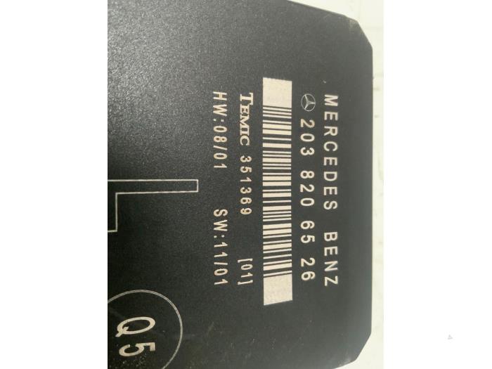 Centrale Deurvergrendelings Module van een Mercedes-Benz C Combi (S203) 2.2 C-200 CDI 16V 2002
