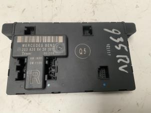 Gebruikte Module Centrale Deurvergrendeling Mercedes C Combi (S203) 2.2 C-200 CDI 16V Prijs € 25,00 Margeregeling aangeboden door Autodemontage van der Iest
