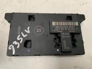Gebruikte Module Centrale Deurvergrendeling Mercedes C Combi (S203) 2.2 C-200 CDI 16V Prijs € 20,00 Margeregeling aangeboden door Autodemontage van der Iest