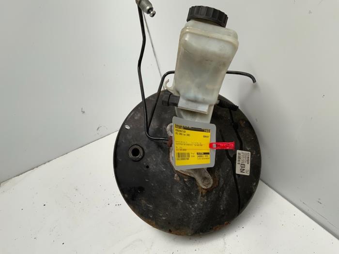 Gebruikte Rembekrachtiger Opel Corsa D 1.4 16V Twinport Prijs € 30,00 Margeregeling aangeboden door Autodemontage van der Iest