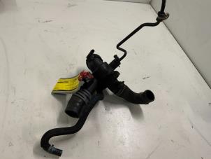 Gebruikte Thermostaathuis Mercedes E Estate (S212) E-200 CDI 16V BlueEfficiency,BlueTEC Prijs € 24,99 Margeregeling aangeboden door Autodemontage van der Iest