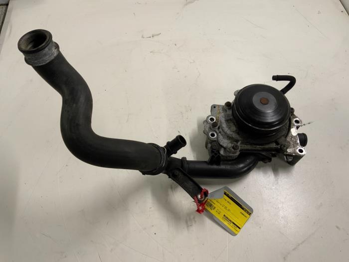Gebruikte Waterpomp Mercedes E Estate (S212) E-200 CDI 16V BlueEfficiency,BlueTEC Prijs € 64,99 Margeregeling aangeboden door Autodemontage van der Iest