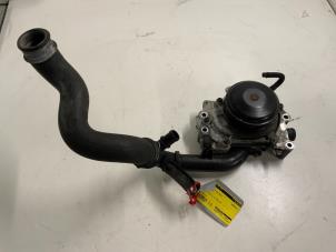 Gebruikte Waterpomp Mercedes E Estate (S212) E-200 CDI 16V BlueEfficiency,BlueTEC Prijs € 64,99 Margeregeling aangeboden door Autodemontage van der Iest