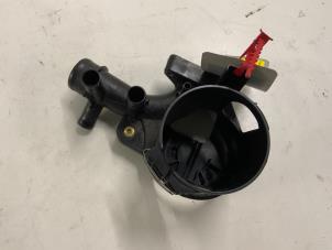 Gebruikte Thermostaathuis Mercedes E Estate (S212) E-200 CDI 16V BlueEfficiency,BlueTEC Prijs € 24,99 Margeregeling aangeboden door Autodemontage van der Iest