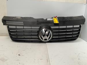 Gebruikte Grille Volkswagen Transporter T5 1.9 TDi Prijs € 25,00 Margeregeling aangeboden door Autodemontage van der Iest