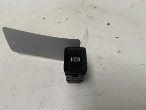 Gebruikte Handrem schakelaar Volkswagen Passat Variant (3C5) 2.0 TFSI/TSI 16V Prijs € 7,50 Margeregeling aangeboden door Autodemontage van der Iest