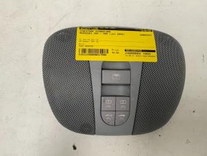 Gebruikte Schuifdak schakelaar Mercedes E (W211) 3.2 E-320 CDI 24V Prijs € 40,00 Margeregeling aangeboden door Autodemontage van der Iest