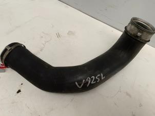Gebruikte Intercooler Slang Mercedes ML II (164/4JG) 3.0 ML-320 CDI 4-Matic V6 24V Prijs € 20,00 Margeregeling aangeboden door Autodemontage van der Iest