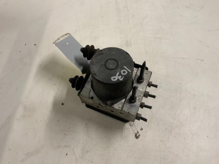 ABS Pomp van een Audi A5 Sportback (8TA) 2.0 TFSI 16V 2011