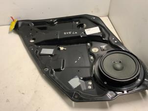 Gebruikte Ruitmechaniek 4Deurs links-achter Mercedes ML II (164/4JG) 3.0 ML-280 CDI 4-Matic V6 24V Prijs € 17,50 Margeregeling aangeboden door Autodemontage van der Iest