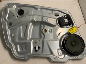 Gebruikte Deurplaat 4Deurs links-voor Mercedes ML II (164/4JG) 3.0 ML-280 CDI 4-Matic V6 24V Prijs € 50,00 Margeregeling aangeboden door Autodemontage van der Iest