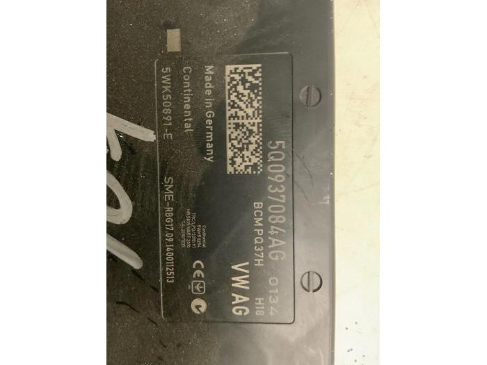 Computer Body Control van een Volkswagen Golf VII (AUA) 1.6 TDI BlueMotion 16V 2014