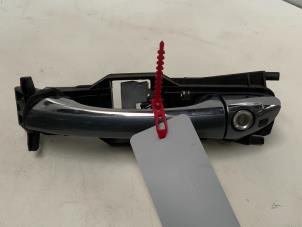 Gebruikte Portiergreep 4Deurs links-voor Mercedes E Combi (S211) 2.2 E-220 CDI 16V Prijs € 23,50 Margeregeling aangeboden door Autodemontage van der Iest