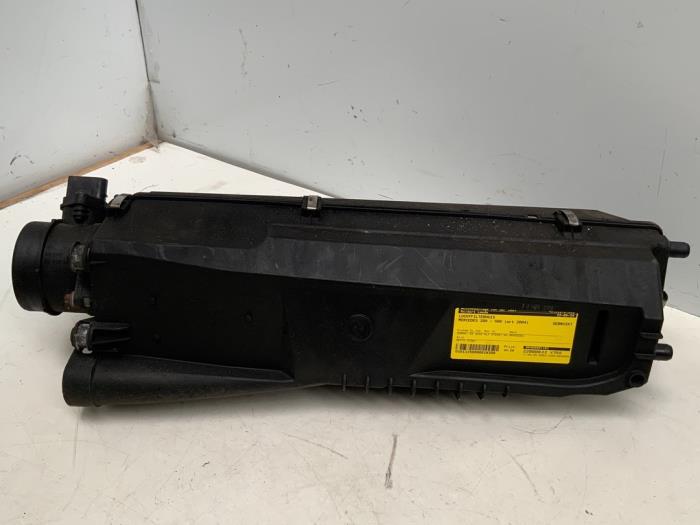 Gebruikte Luchtfilterhuis Mercedes E (W211) 3.2 E-320 CDI 24V Prijs € 44,50 Margeregeling aangeboden door Autodemontage van der Iest