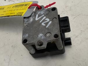 Gebruikte Bobine Renault Twingo (C06) 1.2 Easy Phase I Prijs € 19,50 Margeregeling aangeboden door Autodemontage van der Iest