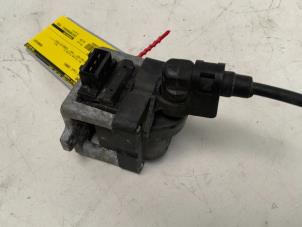 Gebruikte Bobine Volkswagen Polo III (6N1) 1.4i 60 Prijs € 19,50 Margeregeling aangeboden door Autodemontage van der Iest