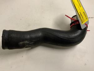Gebruikte Intercooler Slang Mercedes ML II (164/4JG) 3.0 ML-280 CDI 4-Matic V6 24V Prijs € 10,00 Margeregeling aangeboden door Autodemontage van der Iest