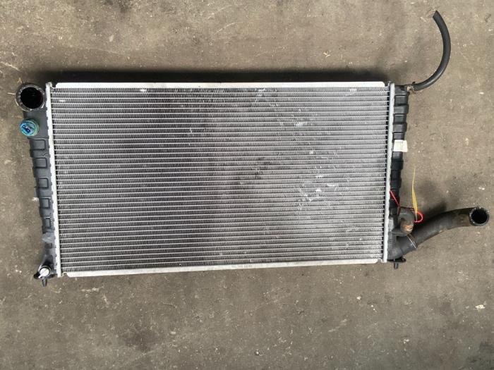 Gebruikte Radiateur Peugeot Partner 1.9 D Prijs € 18,50 Margeregeling aangeboden door Autodemontage van der Iest