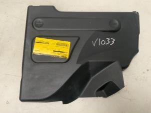 Gebruikte Accu afdekkap Citroen C5 II Break (RE) 2.0 16V Prijs € 15,00 Margeregeling aangeboden door Autodemontage van der Iest