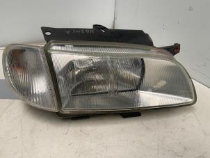 Gebruikte Koplamp rechts Peugeot Partner 1.9 D Prijs € 30,00 Margeregeling aangeboden door Autodemontage van der Iest