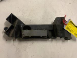 Gebruikte Bumpersteun links-achter Seat Ibiza IV (6J5) 1.0 EcoTSI 12V Prijs € 4,50 Margeregeling aangeboden door Autodemontage van der Iest