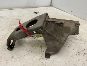 Gebruikte Motorsteun Mercedes S (W126) 500 SE,SEL Prijs € 40,00 Margeregeling aangeboden door Autodemontage van der Iest