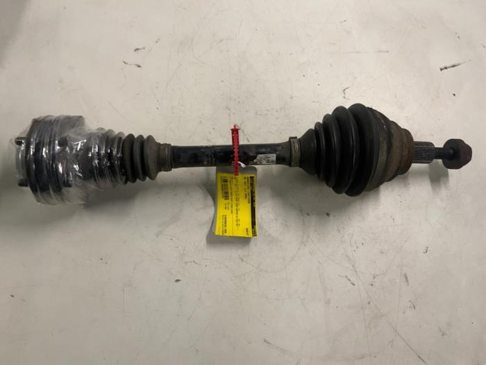 Gebruikte Steekas links-voor Volkswagen Golf V (1K1) 2.0 TDI 16V Prijs € 14,50 Margeregeling aangeboden door Autodemontage van der Iest