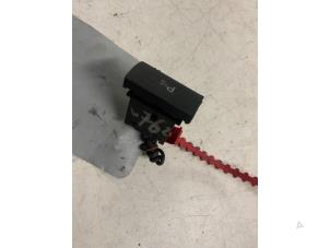 Gebruikte PDC Schakelaar Audi A6 Avant Quattro (C6) 3.0 TDI V6 24V Prijs € 8,50 Margeregeling aangeboden door Autodemontage van der Iest