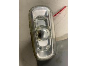 Gebruikte Pinker links Audi A3 (8P1) 1.9 TDI Prijs € 7,50 Margeregeling aangeboden door Autodemontage van der Iest