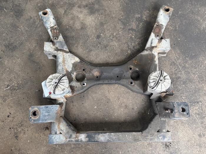 Gebruikte Subframe Mercedes Vito (639.6) 2.2 109 CDI 16V Prijs € 99,99 Margeregeling aangeboden door Autodemontage van der Iest