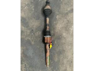 Gebruikte Cardanas rechts-voor (VWA) Volkswagen Touran (1T1/T2) 2.0 TDI 16V 140 Prijs € 75,00 Margeregeling aangeboden door Autodemontage van der Iest