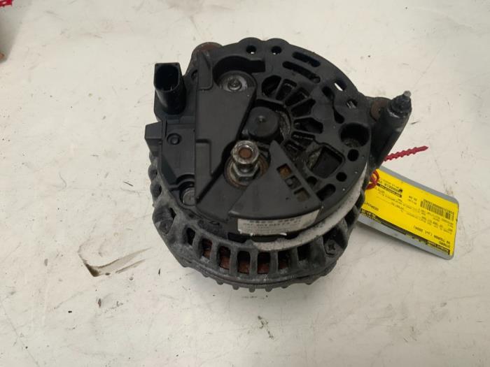Gebruikte Alternator Volkswagen Touran (1T1/T2) 2.0 TDI 16V 140 Prijs € 50,00 Margeregeling aangeboden door Autodemontage van der Iest