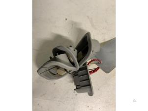 Gebruikte Interieurlijsten Set Mercedes C Combi (S203) 2.2 C-220 CDI 16V Prijs € 20,00 Margeregeling aangeboden door Autodemontage van der Iest