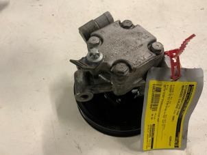 Gebruikte Pomp Servo Mercedes C Combi (S203) 2.2 C-220 CDI 16V Prijs € 40,00 Margeregeling aangeboden door Autodemontage van der Iest