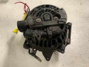 Gebruikte Dynamo Mercedes C Combi (S203) 2.2 C-220 CDI 16V Prijs € 47,50 Margeregeling aangeboden door Autodemontage van der Iest