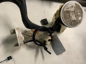 Gebruikte Dieselpomp Mercedes C Combi (S203) 2.2 C-220 CDI 16V Prijs € 60,00 Margeregeling aangeboden door Autodemontage van der Iest