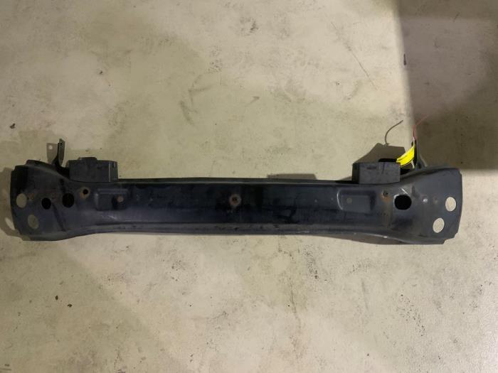 Gebruikte Frontbalk Volkswagen Transporter T5 2.5 TDi PF Prijs € 39,99 Margeregeling aangeboden door Autodemontage van der Iest