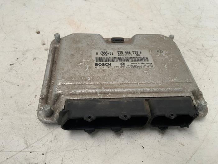 Inspuitcomputer van een Volkswagen Golf IV Variant (1J5) 1.4 16V 2001