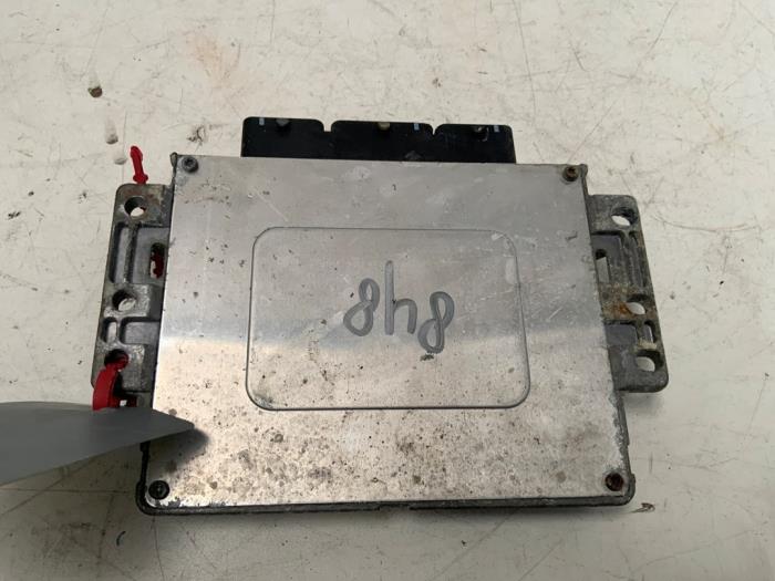 Computer Motormanagement van een Peugeot 206 SW (2E/K) 1.4 2002