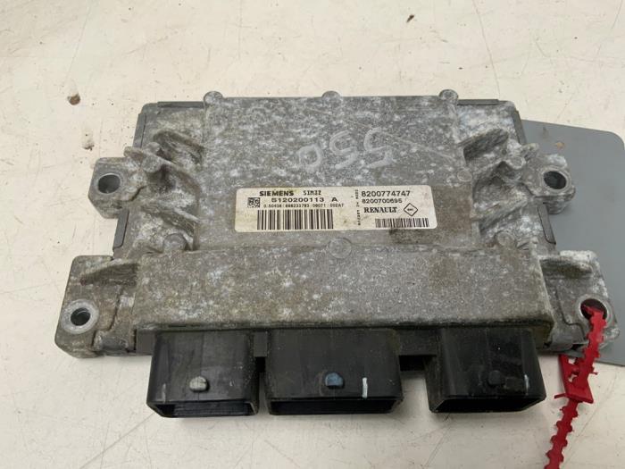 Gebruikte Computer Body Control Renault Twingo II (CN) 1.2 Prijs € 75,00 Margeregeling aangeboden door Autodemontage van der Iest