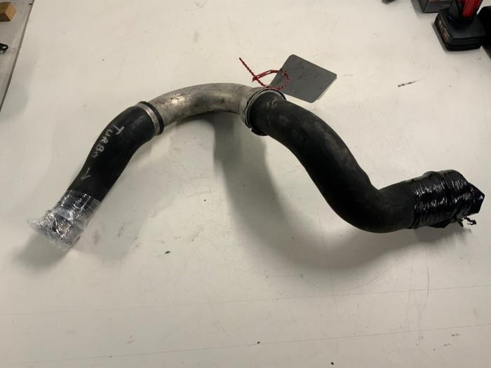 Gebruikte Intercooler Buis Volkswagen Transporter T5 2.5 TDi PF Prijs € 28,50 Margeregeling aangeboden door Autodemontage van der Iest
