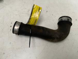 Gebruikte Intercooler Slang Volkswagen Caddy III (2KA,2KH,2CA,2CH) 2.0 SDI Prijs € 10,00 Margeregeling aangeboden door Autodemontage van der Iest